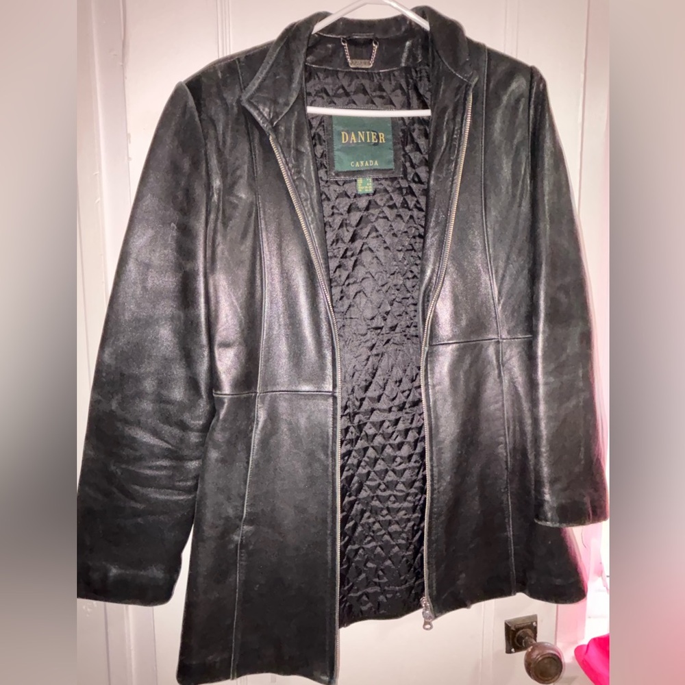 Danier Vintage Women’s Black Leather Jacket - Small Petite